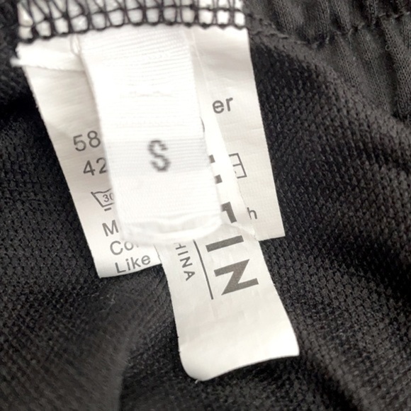 SHEIN | Women’s SHEIN Hands Graphic Drawstring Black Shorts Size Small. - Picture 2 of 6